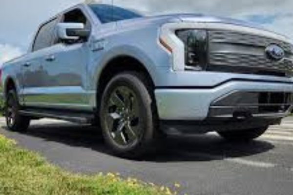 2023 Ford F-150 Lightning Lariat